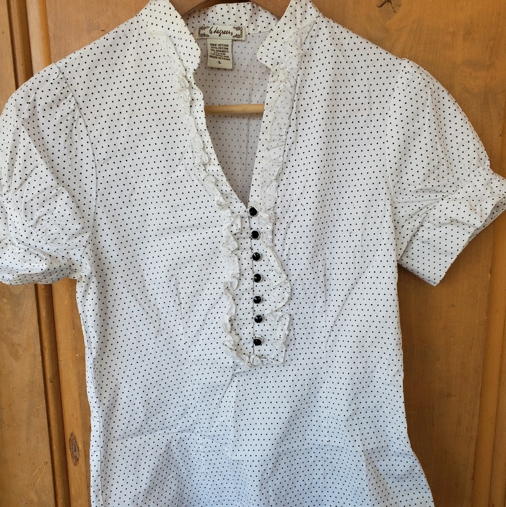 Button-up ruffle shirt and fancy black snaps